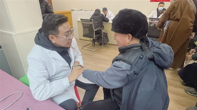 བོད་ལྗོངས་ཀྱི་སྡེ་ཁུལ་གྱི“བོད་སྨན་ཁང”ཐོག་མ་དེ་སྤྱོད་འགོ་ཚུགས་པ།